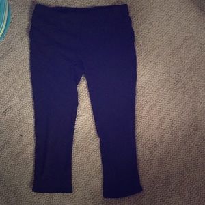 SOLD Fabletics Black Capri leggings